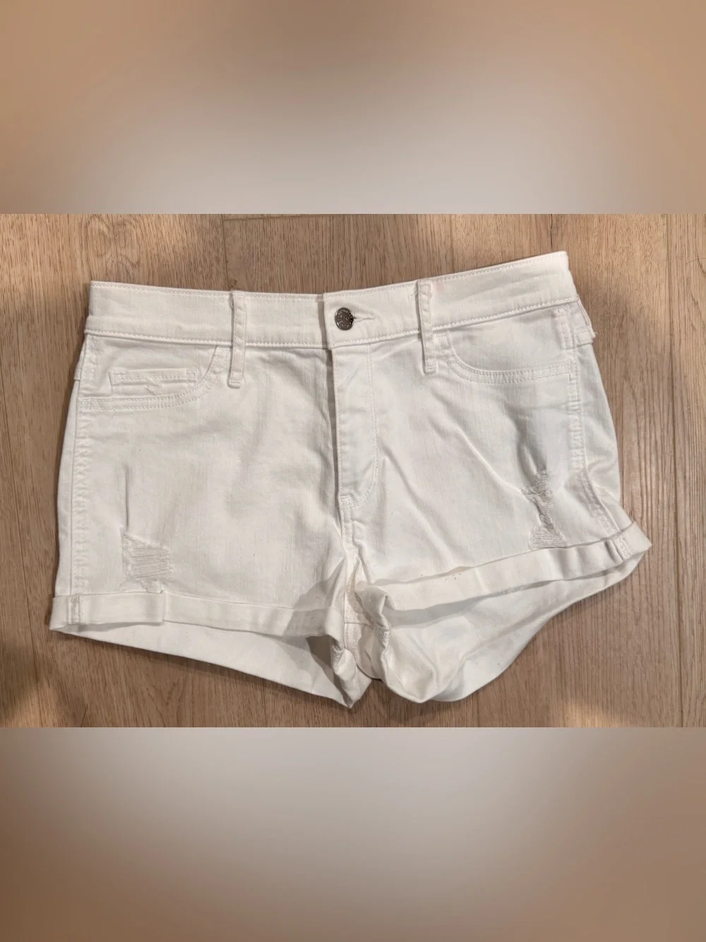 White high rise Hollister Shorts - NEW